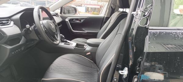2019 TOYOTA RAV4 2.0 照片5