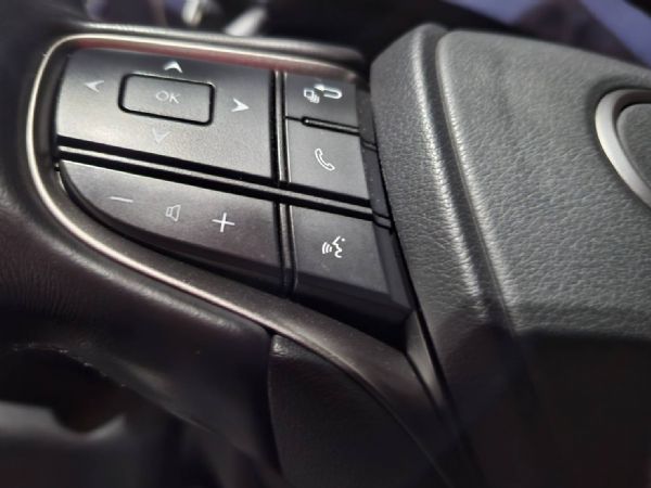 2019年LEXUS UX250h  照片4