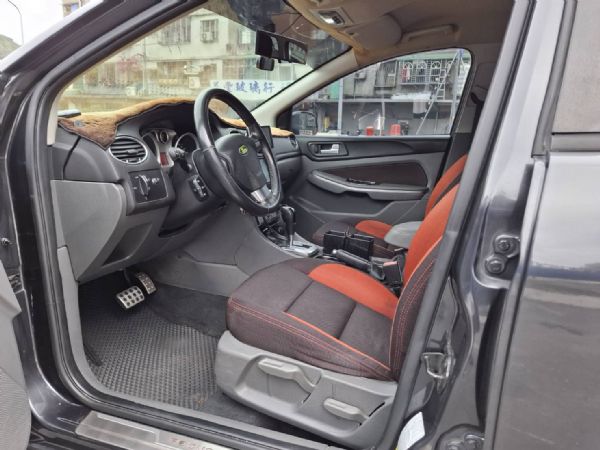 FORD FOCUS 2.0 照片6