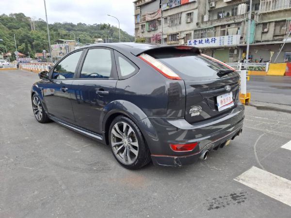 FORD FOCUS 2.0 照片9