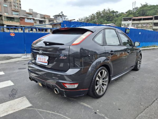 FORD FOCUS 2.0 照片10