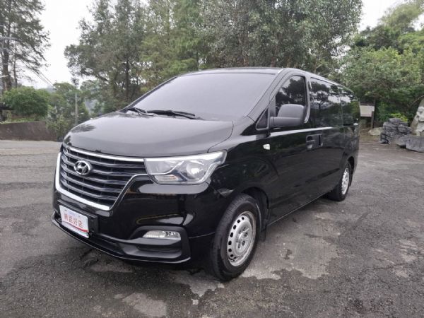 2.5手自排'柴油渦輪'8人商旅座車 照片1