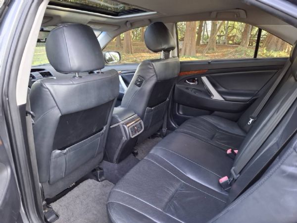 TOYOTA CAMRY 2.4 頂配 照片5