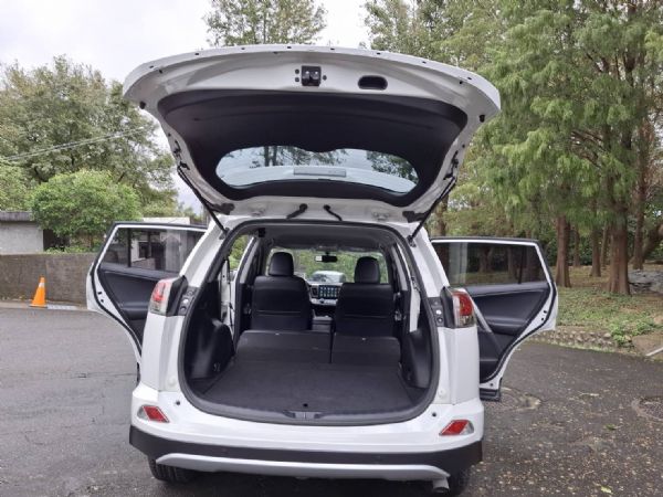 TOYOTA RAV4 尊爵版4代 照片8
