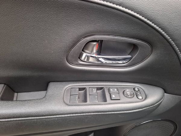 HONDA HR-V 1.8S 頂級款 照片3