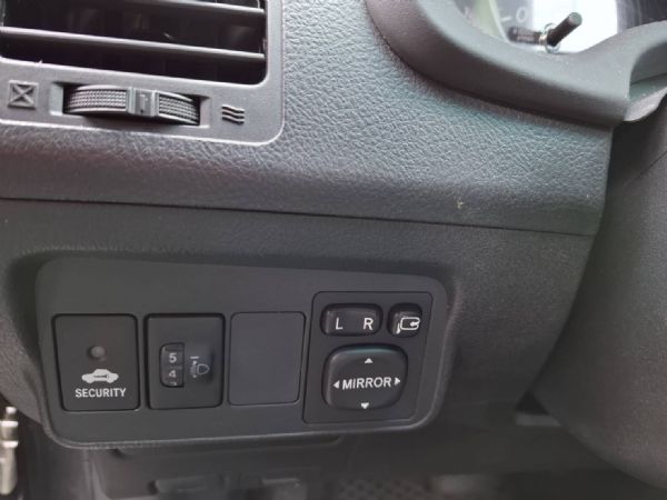TOYOTA ALTIS 1.8 照片4
