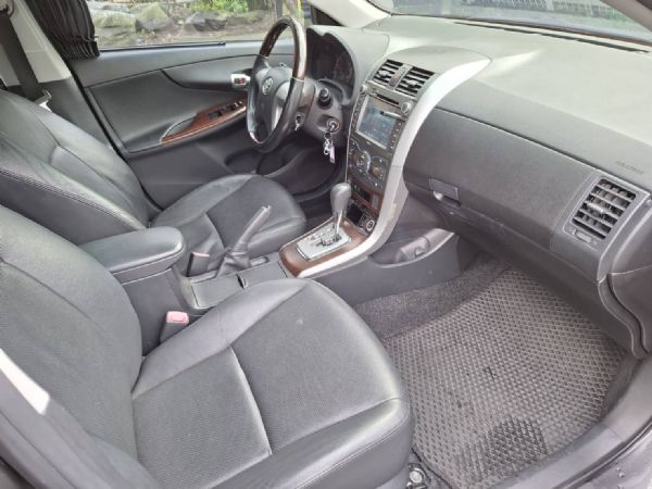TOYOTA ALTIS 1.8 照片8