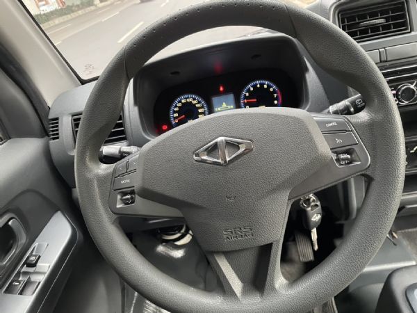 【保證實車實照實價】自排 僅駛2萬多公里 照片8