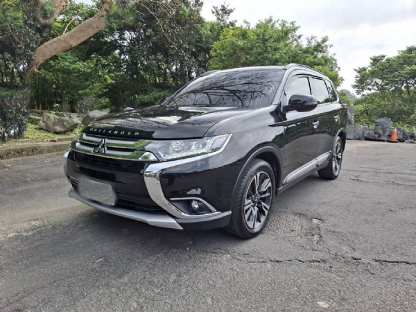 MITSUBISHI OUTLANDER 照片1