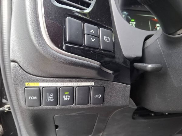 MITSUBISHI OUTLANDER 照片3
