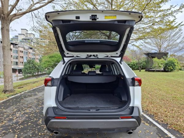 TOYOTA RAV4旗艦版 照片8