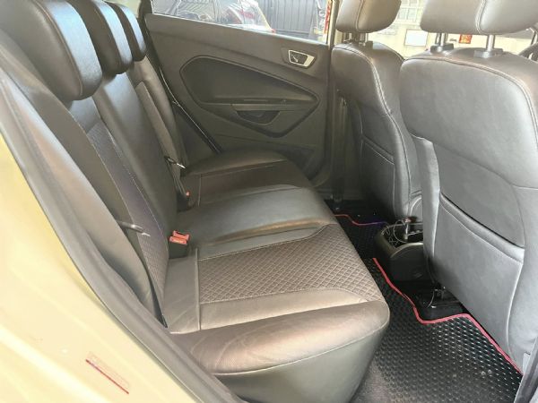 S運動型 僅跑12萬 免KEY/車門啟閉 照片4