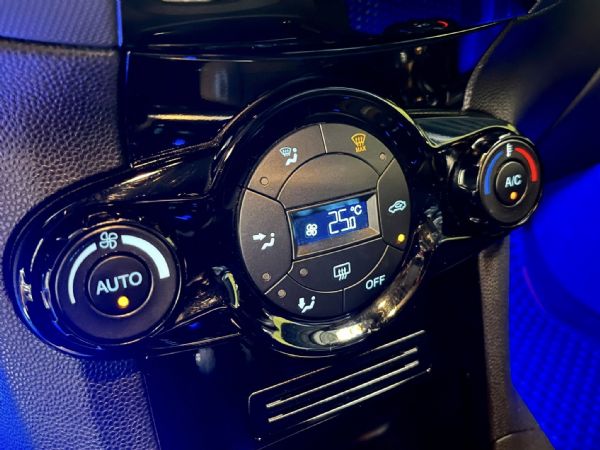 S運動型 僅跑12萬 免KEY/車門啟閉 照片6