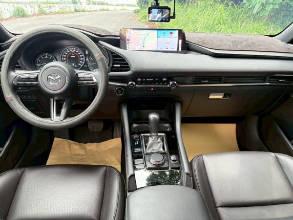 新車101.8五門最頂規 僅跑1萬原漆 照片3