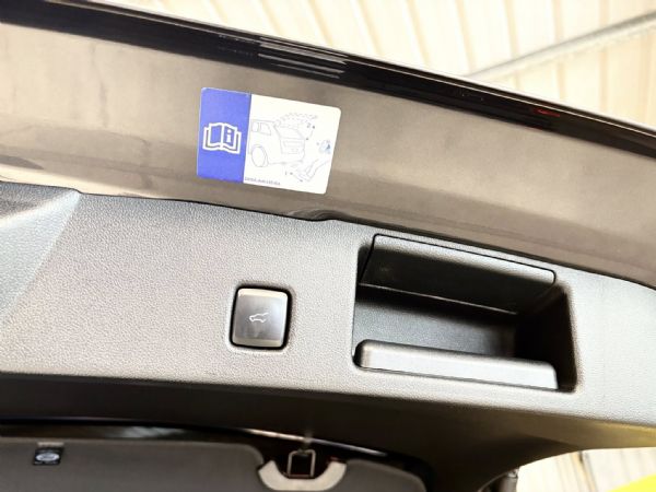 收訂)kuga旗艦跑3萬 3+3保固 照片8