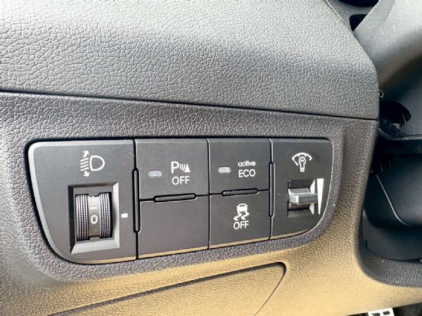 Veloster 小改 原廠消光灰跑7萬 照片7