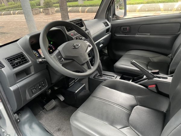 【保證實車實照實價】自排 僅駛6萬多公里 照片3