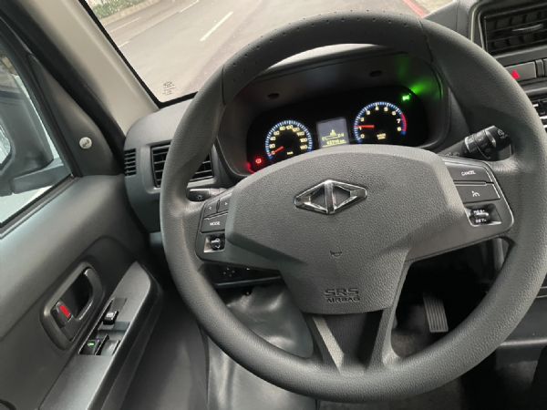 【保證實車實照實價】自排 僅駛6萬多公里 照片8