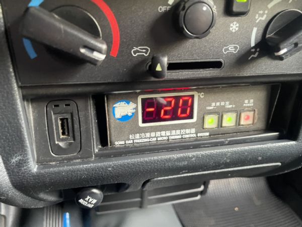 【保證實車實照實價】自排 僅駛7萬多公里 照片10