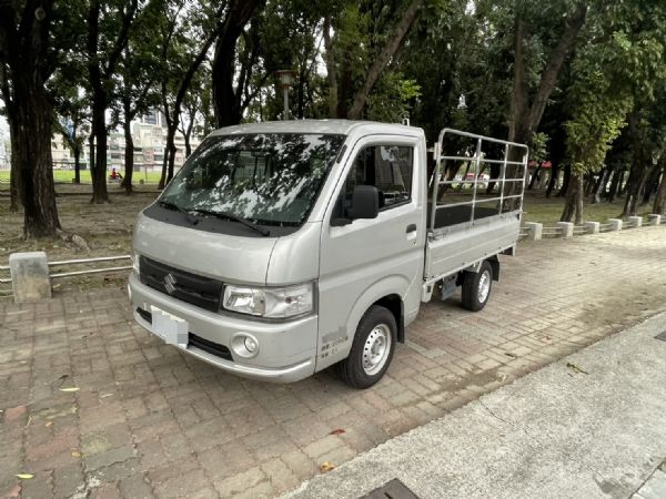 鑫宏車業2021年吉利1.5銀 照片1