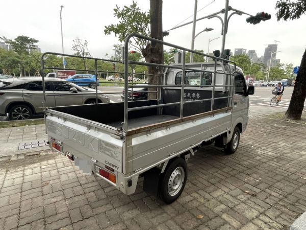 鑫宏車業2021年吉利1.5銀 照片3