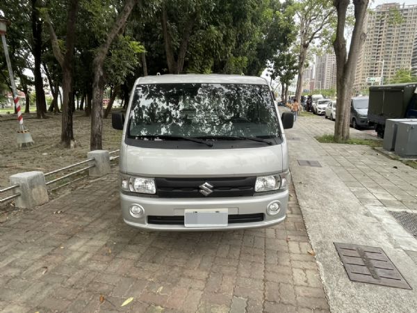 鑫宏車業2021年吉利1.5銀 照片4