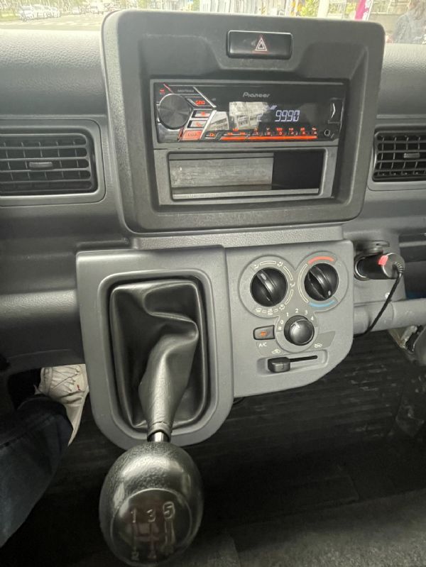 鑫宏車業2021年吉利1.5銀 照片10