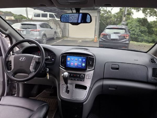  HYUNDAI STAREX 2.5  照片3