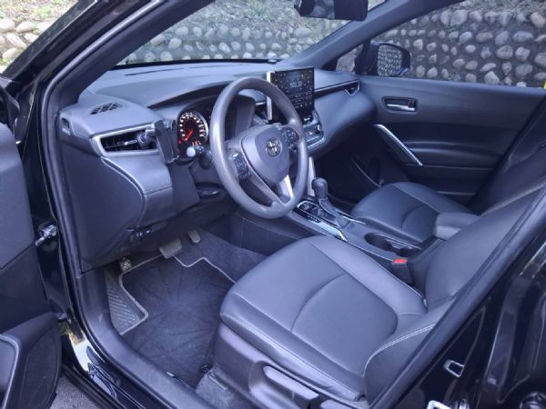 TOYOTA COROLLA CROSS 照片4