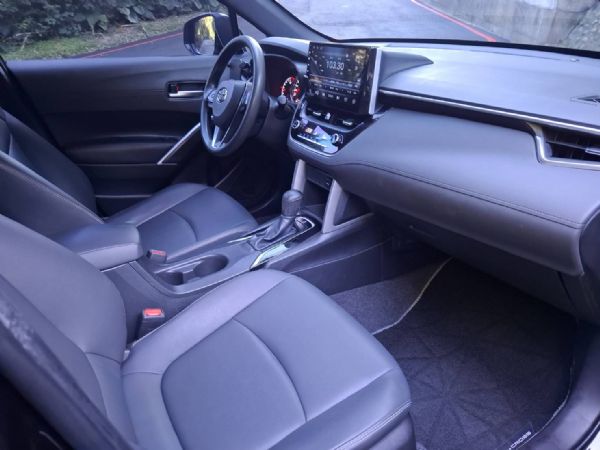 TOYOTA COROLLA CROSS 照片6