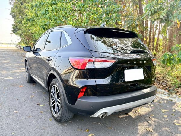 KUGA旗艦 僅跑5.8萬 LV2駕駛 照片3