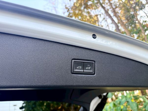 CL版 僅跑8.7萬 原廠保養 升級環景 照片4