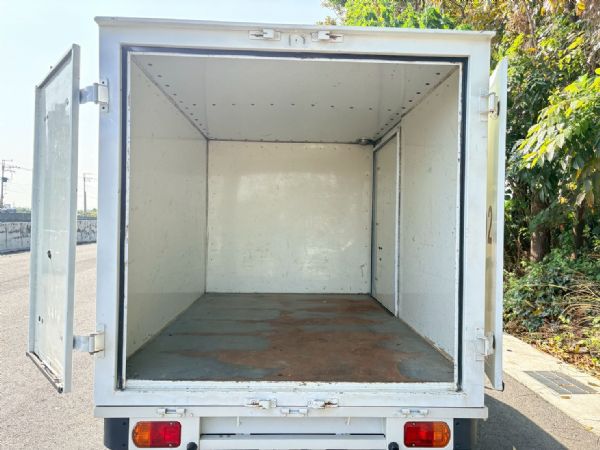 僅跑10萬 原廠保養 常溫廂體 可改貨斗 照片6
