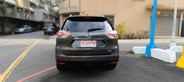 2017  Nissan X-Trail 照片3