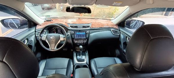 2017  Nissan X-Trail 照片4