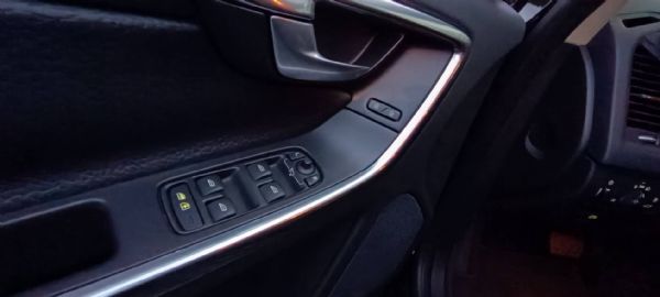 VOLVO XC60 T5 照片8