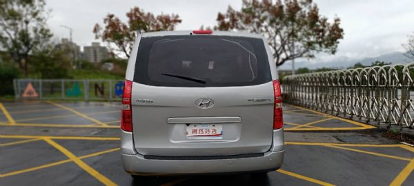 Hyundai Starex尊貴 照片3