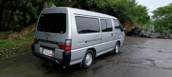 Mitsubishi Delica 照片3