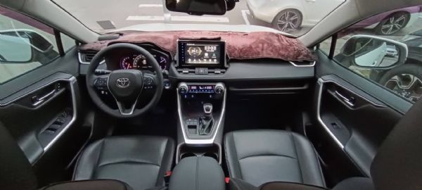 2019 TOYOTA RAV4 2.0 照片4
