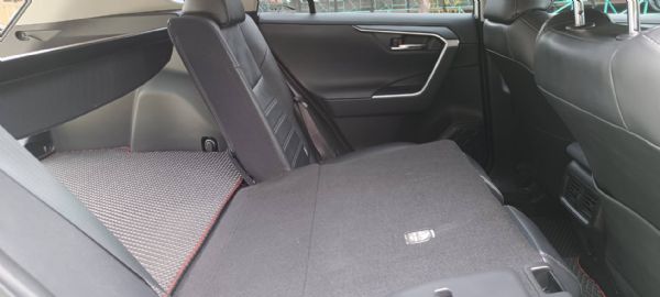 2019 TOYOTA RAV4 2.0 照片6